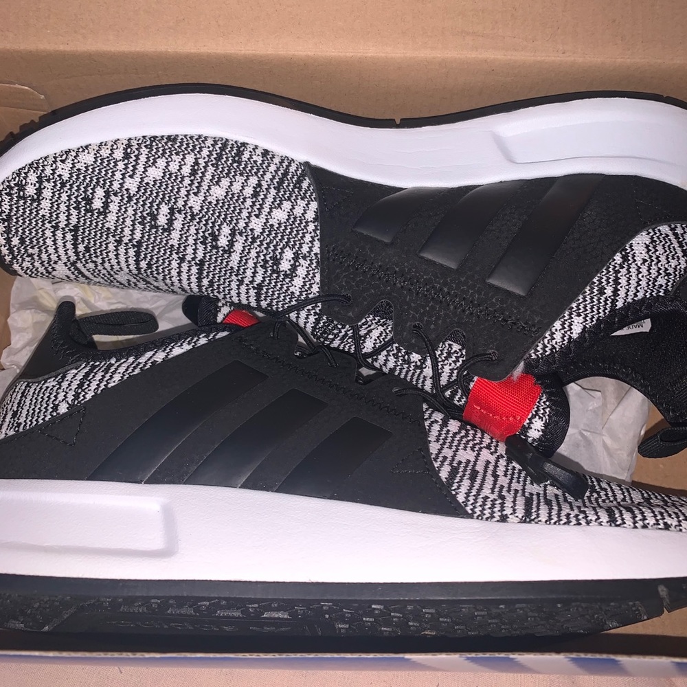 Running/gym shoes